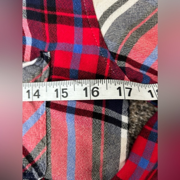 American Eagle women’s Boyfriend Fit 100% viscose flannel size small - Picture 6 of 9